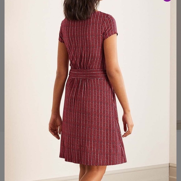 Boden NWT Cherry Red Chevron Twist Amelie
Jersey A-Line short sleeve Dress 10 - Picture 9 of 13